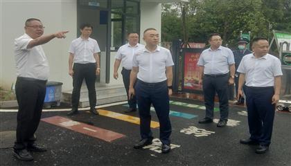 遂寧興業(yè)集團(tuán)召開“問題大排查、作風(fēng)大整治、工作大提升”專項(xiàng)行動(dòng)現(xiàn)場推進(jìn)會(huì)