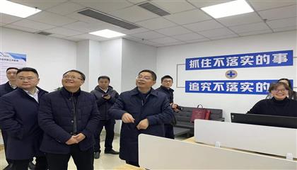 市委常委、組織部部長(zhǎng)張鵬飛一行慰問(wèn)遂寧遂星公司籌備組員工